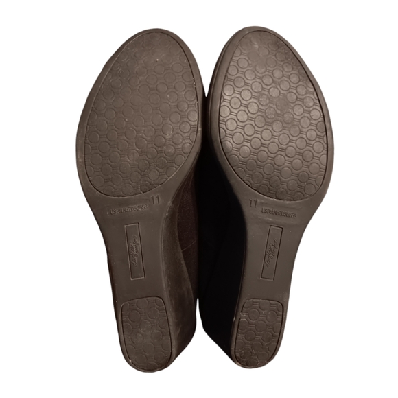 DEXFLEX Comfort Black Faux Suede Wedge Heel Slip On Shoes Size 11 - Picture 6 of 8